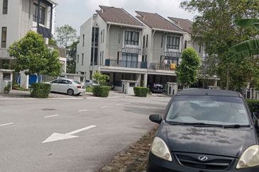 Crescent Park Townvilla