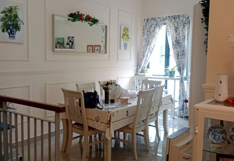 Crescent Park Townvilla