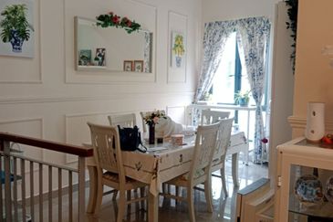 Crescent Park Townvilla