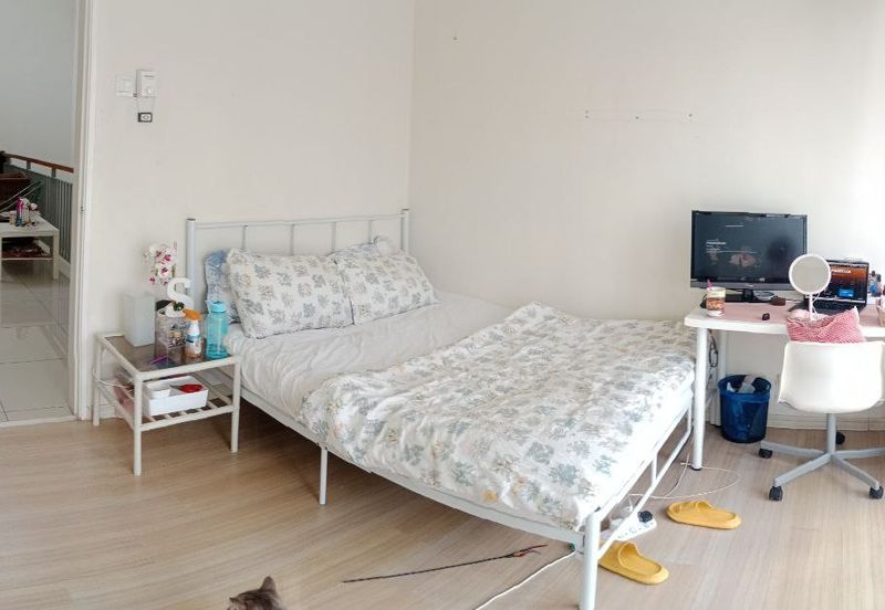 Crescent Park Townvilla