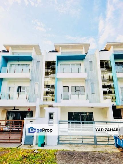 Unit Near Surau & Supermarket with 5 Bedrooms @ The Clover Homes, Semenyih, Selangor, Semenyih