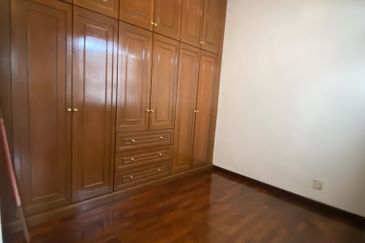 Renovated Unit & Nearby MRT Bandar Utama Barat @ Ara Damansara Residence, KL