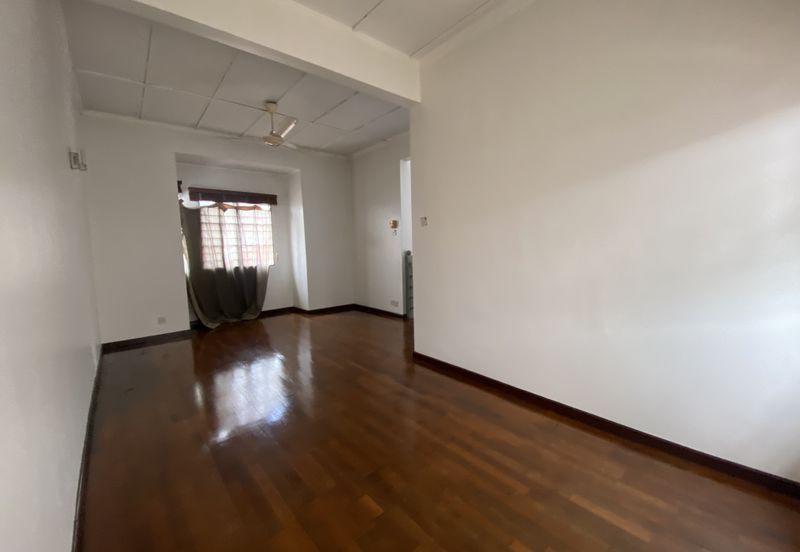 Renovated Unit & Nearby MRT Bandar Utama Barat @ Ara Damansara Residence, KL