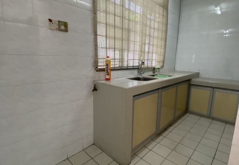 Renovated Unit & Nearby MRT Bandar Utama Barat @ Ara Damansara Residence, KL