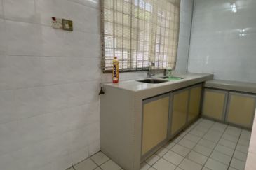 Renovated Unit & Nearby MRT Bandar Utama Barat @ Ara Damansara Residence, KL