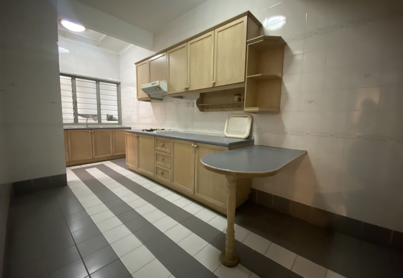 Renovated Unit & Nearby MRT Bandar Utama Barat @ Ara Damansara Residence, KL