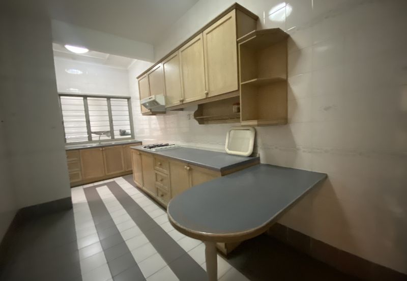 Renovated Unit & Nearby MRT Bandar Utama Barat @ Ara Damansara Residence, KL