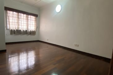 Renovated Unit & Nearby MRT Bandar Utama Barat @ Ara Damansara Residence, KL