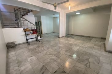 Renovated Unit & Nearby MRT Bandar Utama Barat @ Ara Damansara Residence, KL