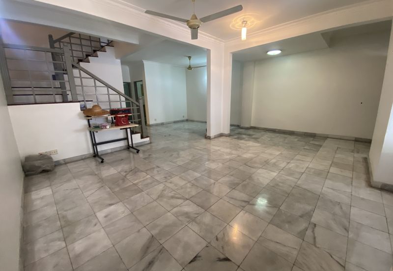 Renovated Unit & Nearby MRT Bandar Utama Barat @ Ara Damansara Residence, KL