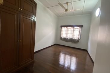 Renovated Unit & Nearby MRT Bandar Utama Barat @ Ara Damansara Residence, KL