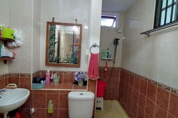 Unit with Attic & Renovated @ Taman Setiawangsa, KL