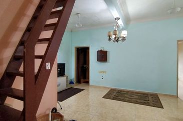 Unit with Attic & Renovated @ Taman Setiawangsa, KL