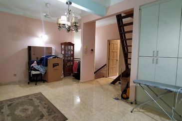Unit with Attic & Renovated @ Taman Setiawangsa, KL