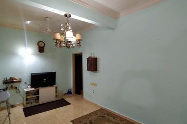 Unit with Attic & Renovated @ Taman Setiawangsa, KL