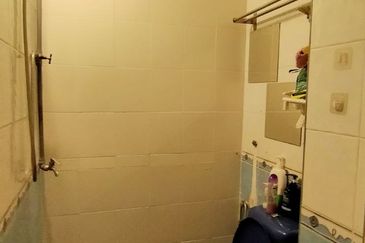 Unit with Attic & Renovated @ Taman Setiawangsa, KL