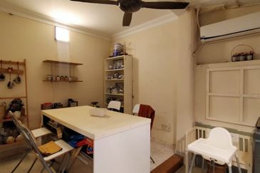 Unit with Attic & Renovated @ Taman Setiawangsa, KL