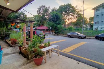 Unit with Attic & Renovated @ Taman Setiawangsa, KL