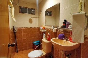 Unit with Attic & Renovated @ Taman Setiawangsa, KL