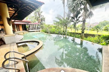 Tropicana Golf & Country Resort