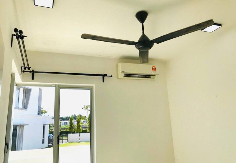 Parkfield Residences, Tropicana Heights