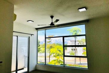 Parkfield Residences, Tropicana Heights