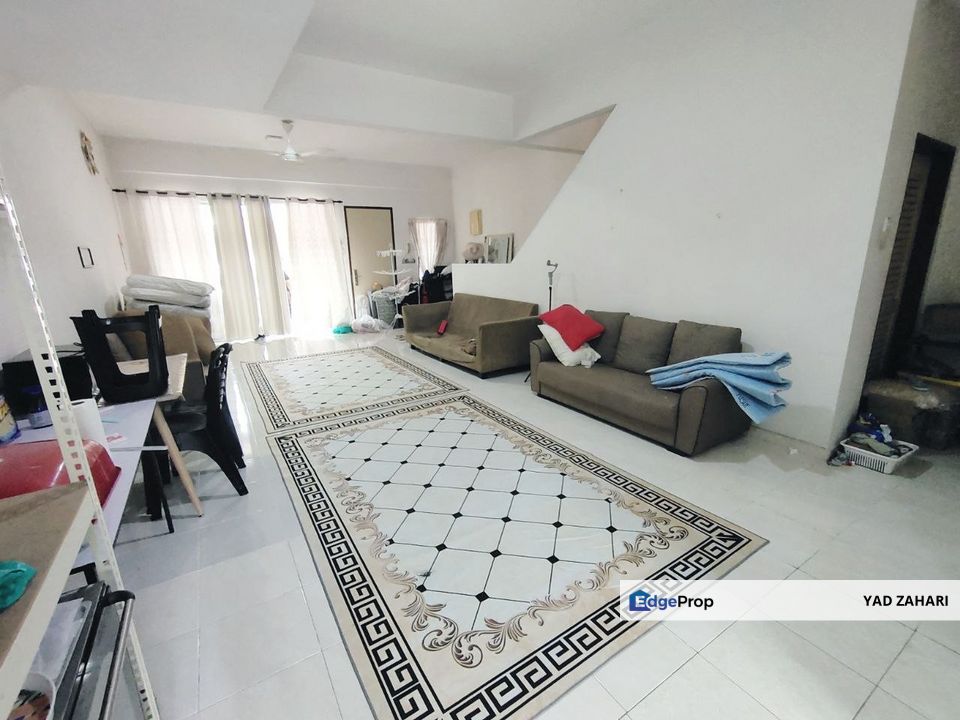 Below MV & Nearby Playground @ alam D'16, Seksyen 16 Shah Alam, Selangor, Shah Alam