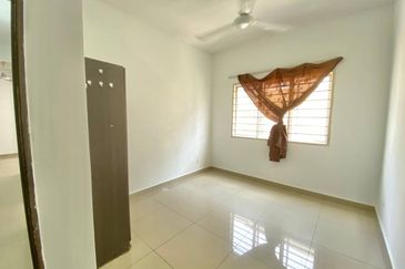 Pangsapuri Seri Pegaga, Desa Alam