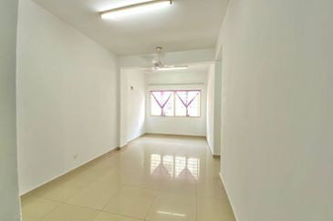 Pangsapuri Seri Pegaga, Desa Alam