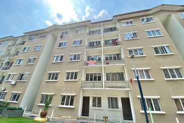 Pangsapuri Seri Pegaga, Desa Alam