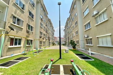 Pangsapuri Seri Pegaga, Desa Alam