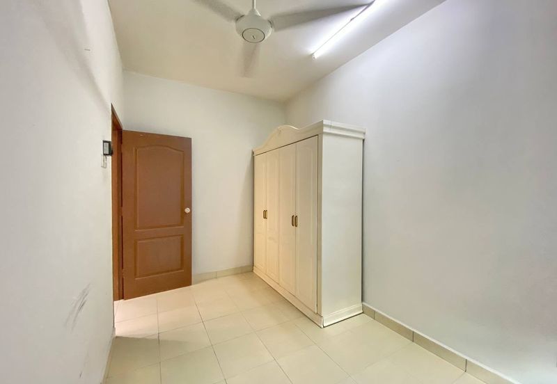 Villa Park Condominium