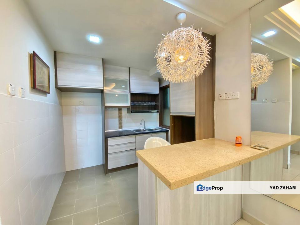 Villa Park, Seri Kembangan | RM330K -  Nicely Renovated, Semi Furnished & Unit Near Lift , Selangor, Seri Kembangan