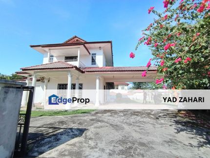 Large Living Room with Beautiful Garden @ Sungai Ramal Dalam, Kajang, Selangor, Kajang