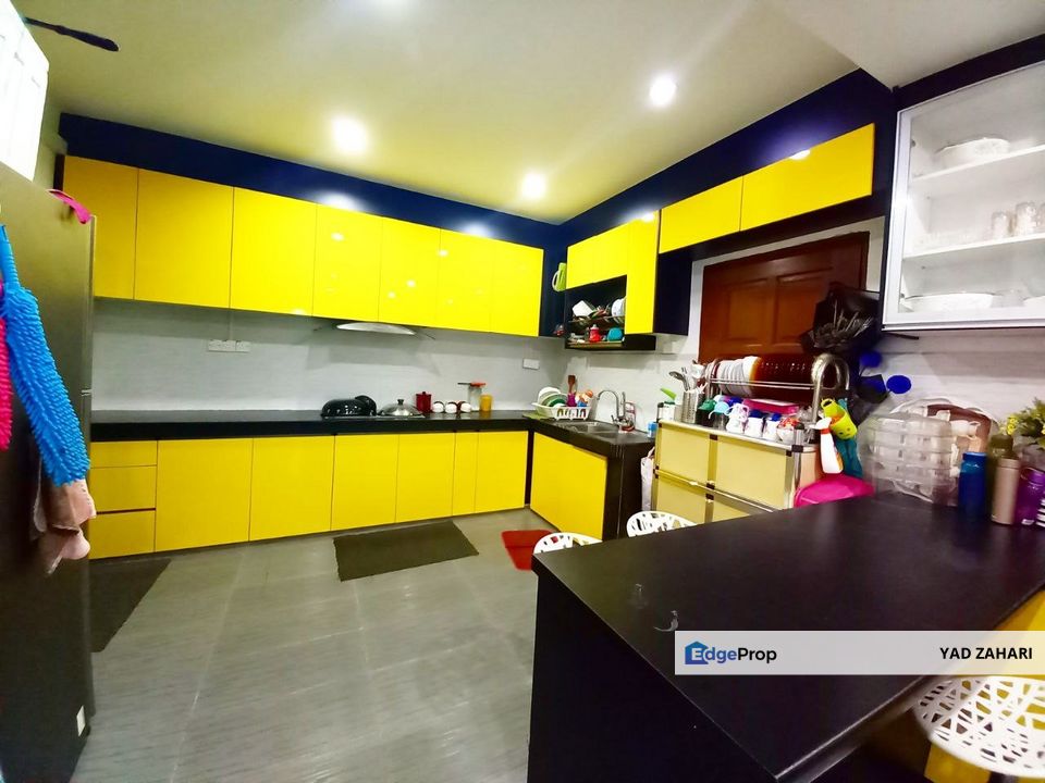 Fully Furnished & Renovated Endlot 2-Storey Terrace @ Taman Lestari Putra, Seri Kembangan, Selangor, Seri Kembangan