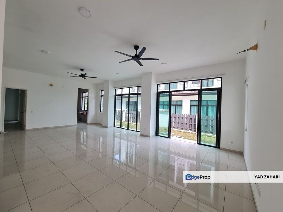 Porch Fit 4 Cars &  Freehold Non Bumi @ Tenderfields, Eco Majestic Semenyih, Selangor, Semenyih