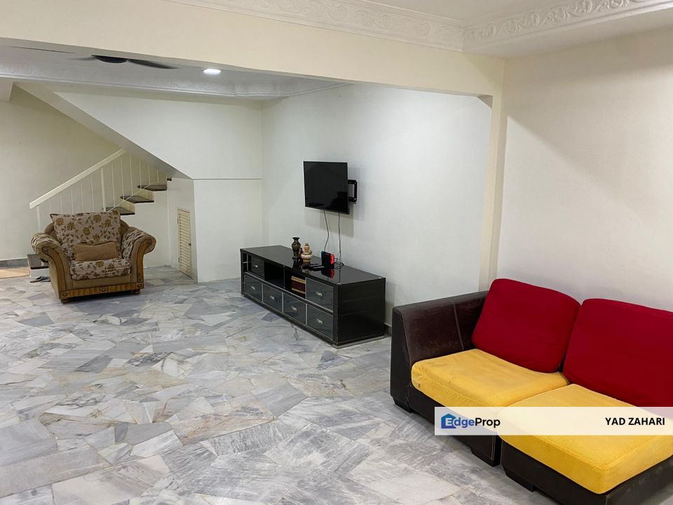 Seksyen 27, Shah Alam | Double Storey Terrace 4 Bedrooms | RM675K - Fully Furnished, Renovated & Open Facing, Selangor, Shah Alam