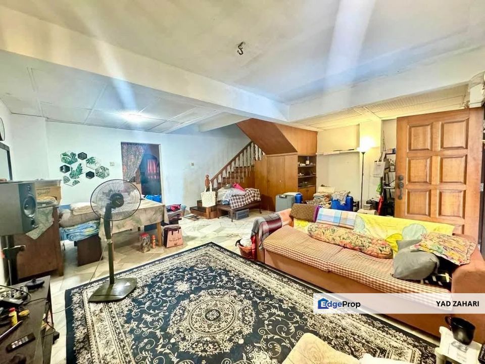 Strategic Location, Built in Kitchen with Fully Tiles @ Taman Universiti Indah, Seri Kembangan, Selangor, Seri Kembangan