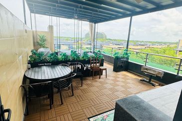 Forest City Golf Resort, Gelang Petah