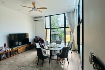 Forest City Golf Resort, Gelang Petah