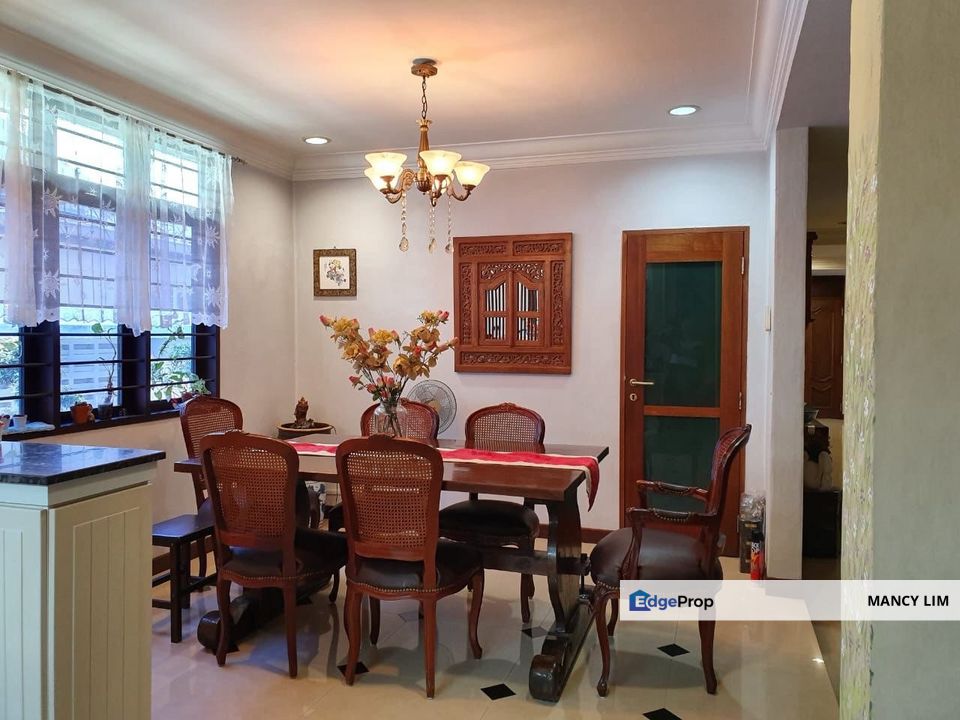 Taman Suria Bungalow Full Renovated, Johor, Johor Bahru