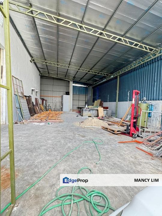 Taman Universiti Semi Deatched Light Industrial For Rent, Johor, Skudai