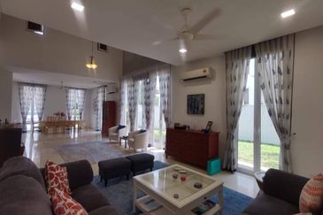 Emerald Bay @ Puteri harbour