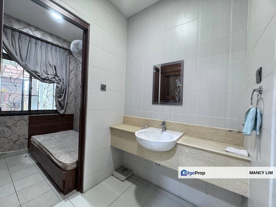 Taman Sutera Utama Three Storey , Johor, Skudai