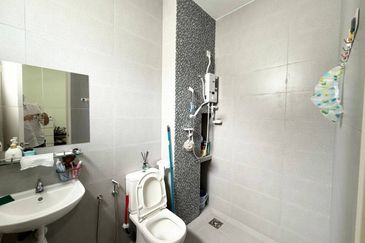 Bukit Indah Avenue 26 @ Villosa