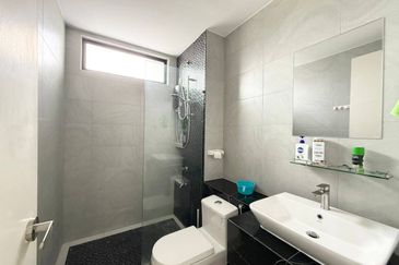 Bukit Indah Avenue 26 @ Villosa