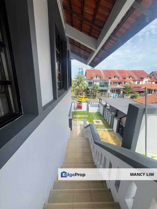 Taman Nusa Idaman One and Half Semi Detached at Nusa Idaman Three, Johor, 