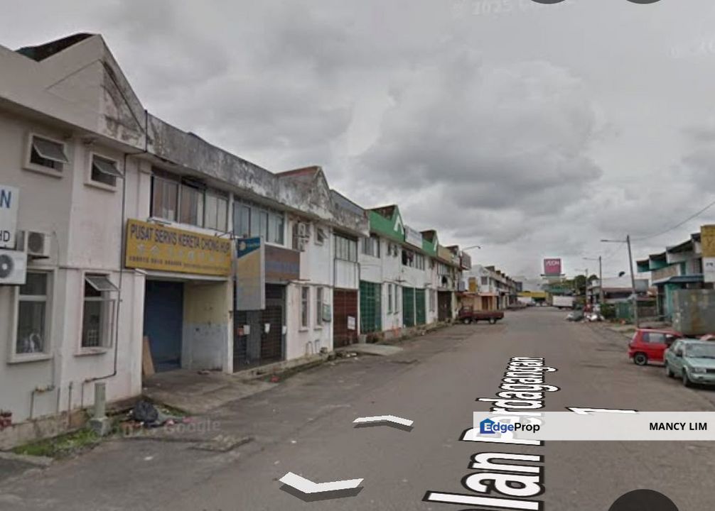 Taman Universiti One and Half Storey Terrace Endlot Factory, Johor, Skudai