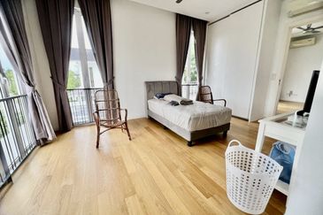 Emerald Bay @ Puteri harbour