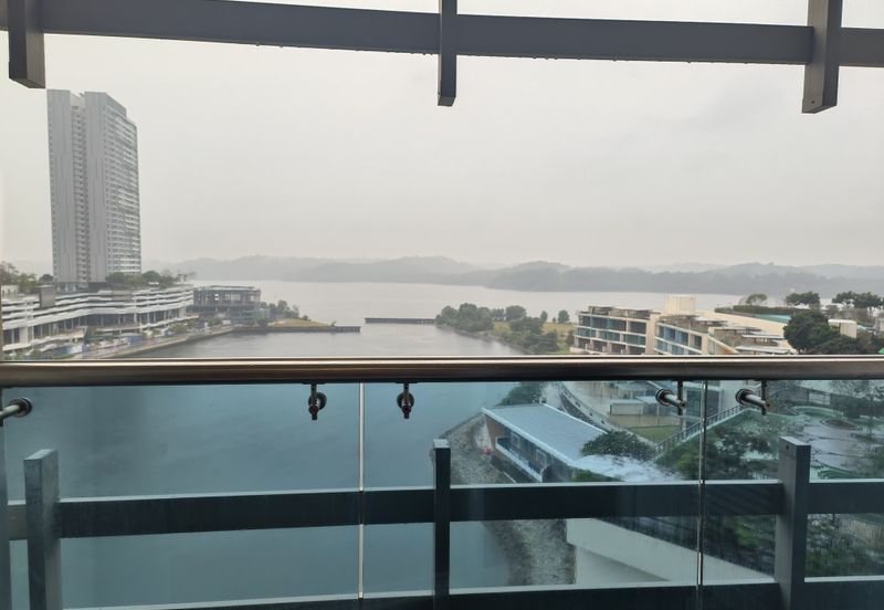 Pinetree, Puteri Harbour